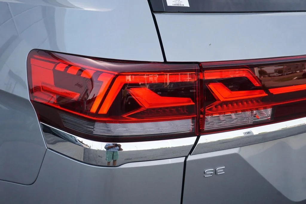New 2026 Silver Volkswagen SE w/Technology image 36