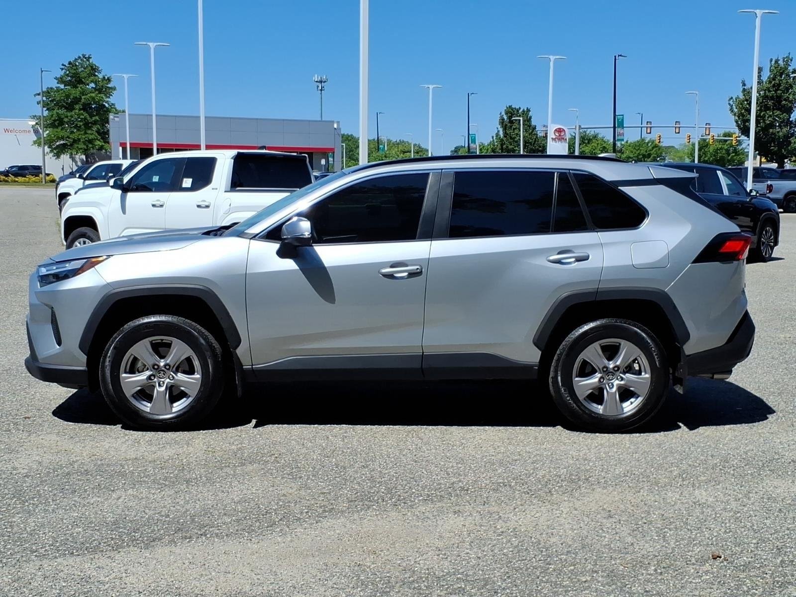 Used 2025 Silver Sky Metallic Toyota XLE image 3