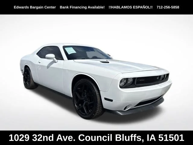 2014 Dodge Challenger SXT's photo