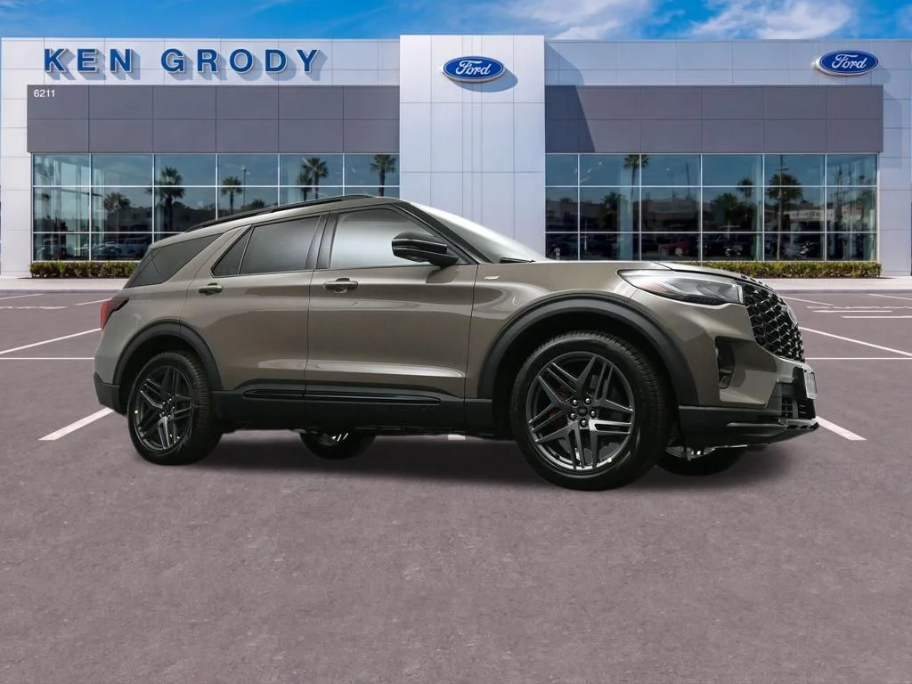 2026 Ford Explorer ST-LINE RWD's photo