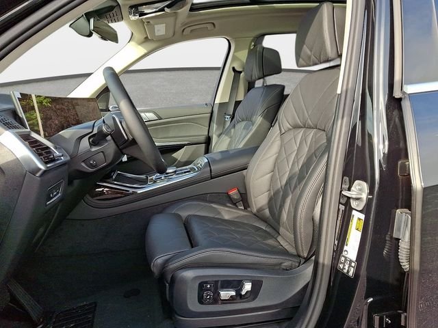 New 2026 Black Sapphire Metallic BMW xDrive40i image 11