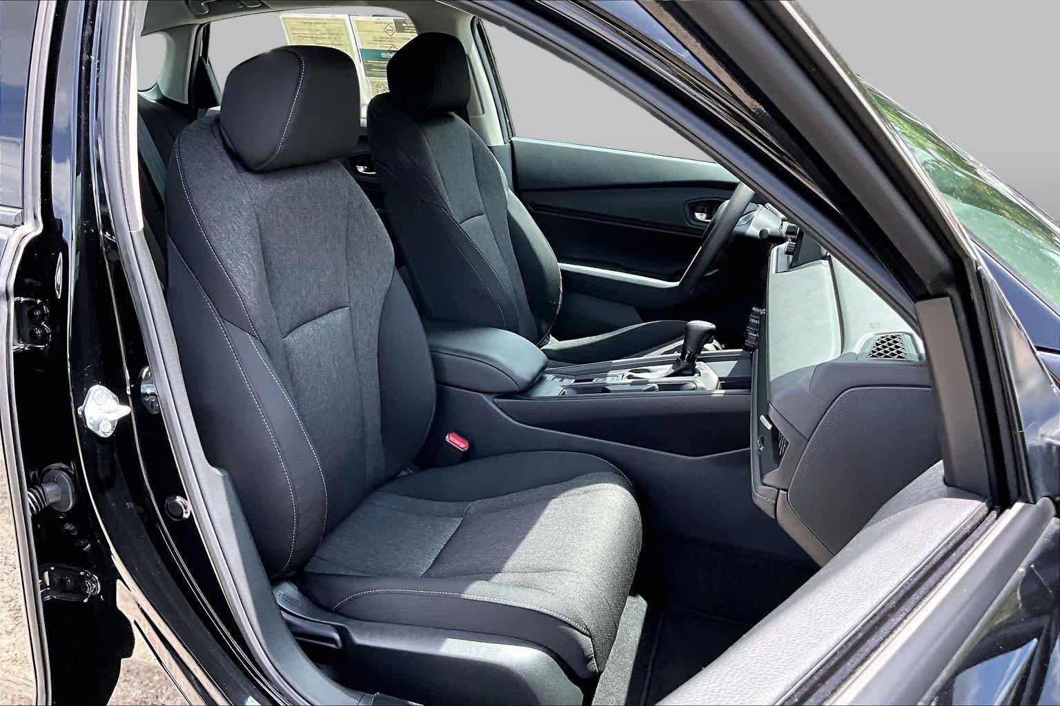 Used 2024 Crystal Black Pearl Honda EX image 9