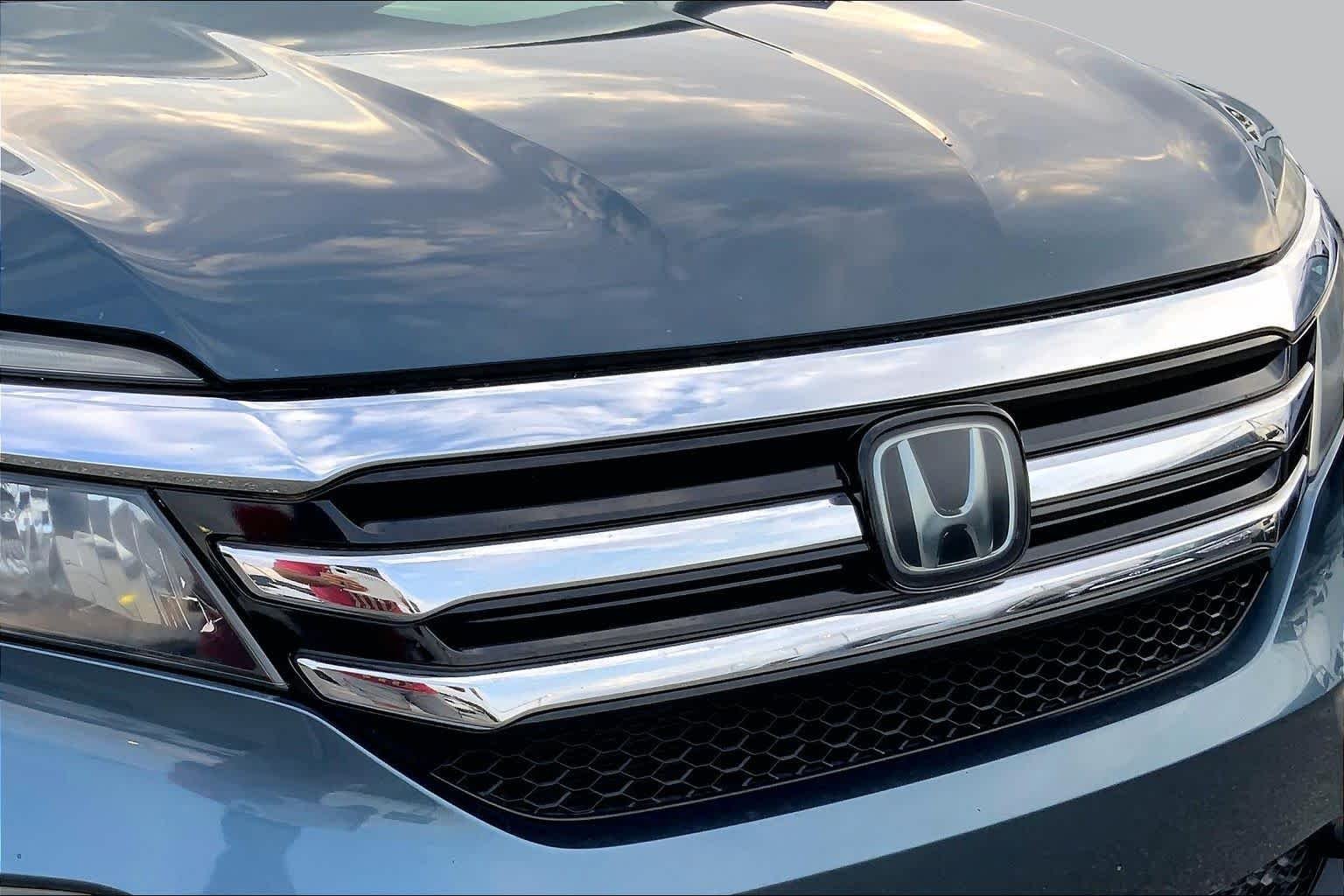 Used 2017 Steel Sapphire Metallic Honda Touring image 27
