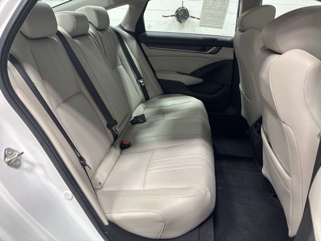 Used 2018 Platinum White Pearl Honda Touring 2.0T image 17