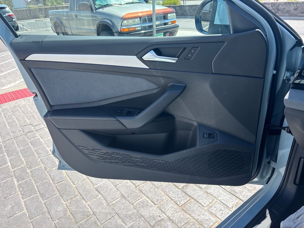New 2026 Gray Volkswagen 1.5T SE image 9