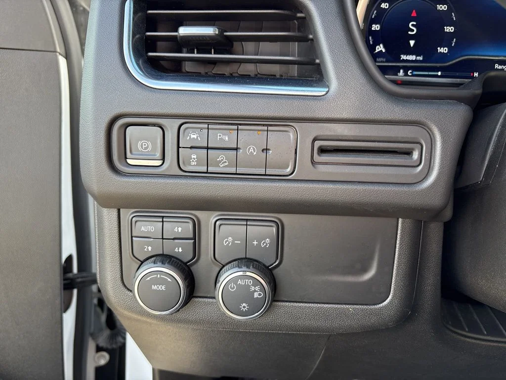 Used 2023 White Chevrolet Premier image 10
