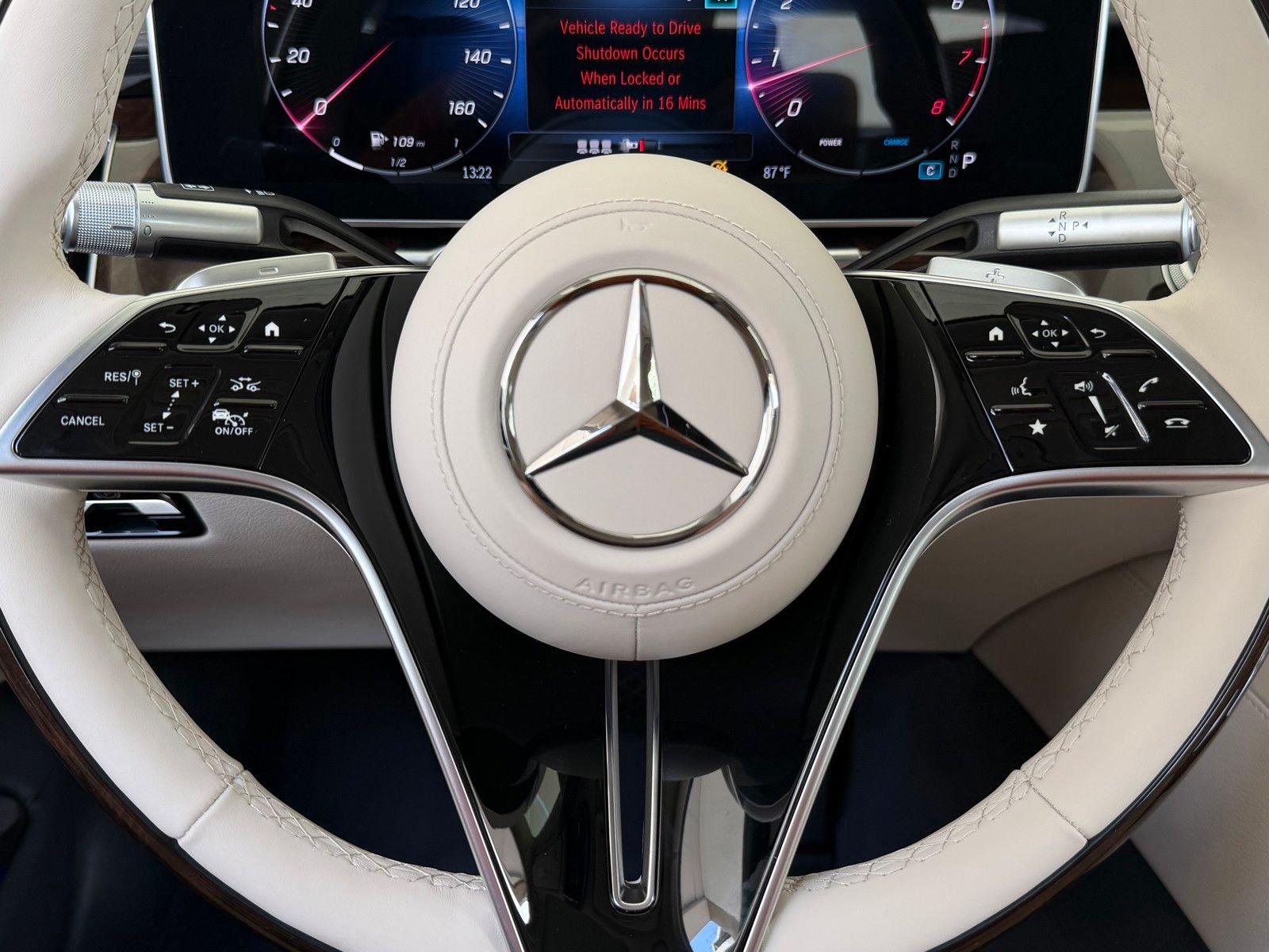 New 2026 MANUFAKTUR Moonlight White Metallic Mercedes-Benz S 500 image 11