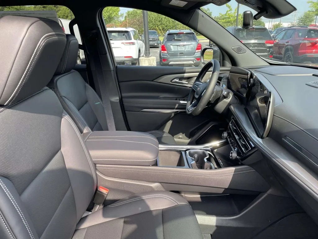 New 2026 Sterling Gray Metallic Chevrolet FWD LT image 8