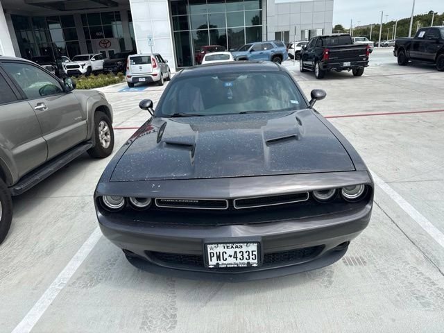 Used 2016 Gray Dodge SXT image 3