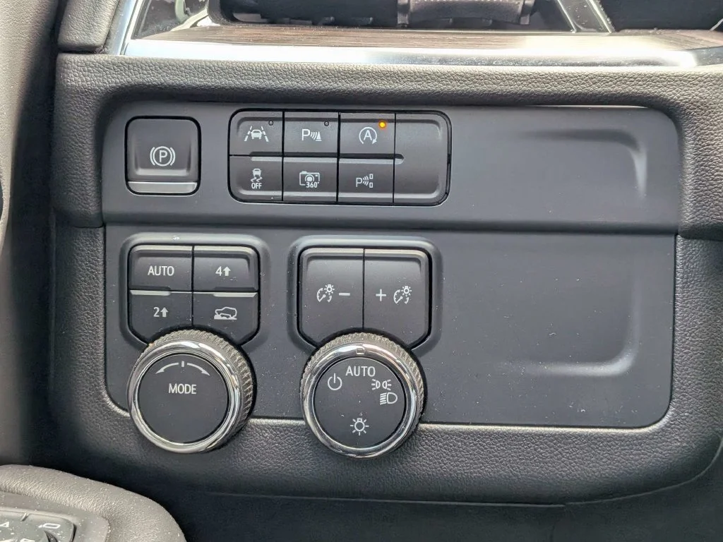 Used 2025 Gray Chevrolet LS image 22