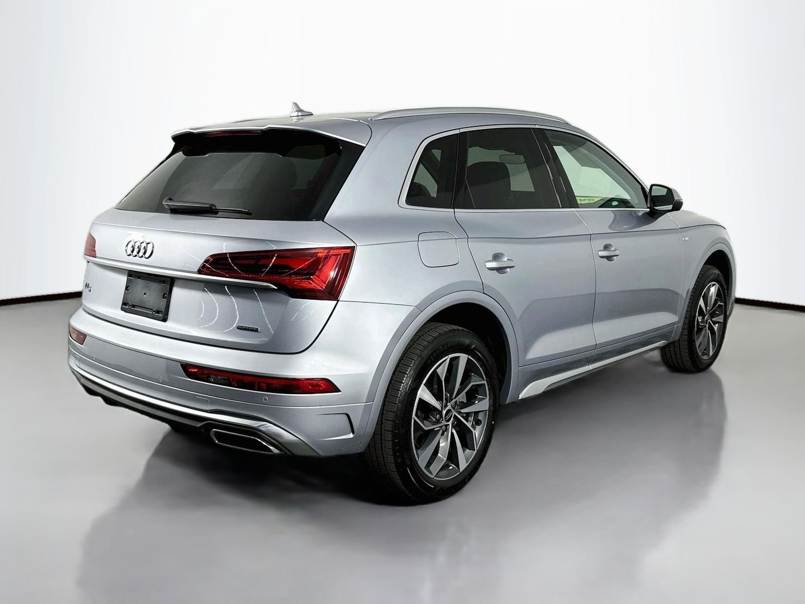 Used 2023 Silver Metallic Audi 45 S line Premium image 7