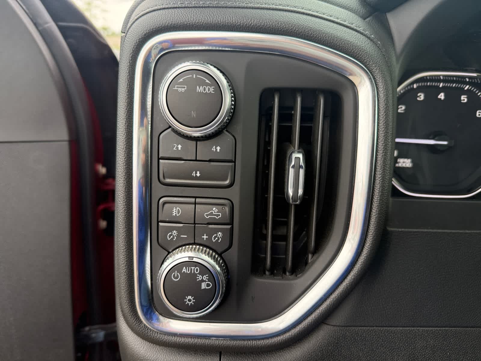 Used 2022 Cayenne Red Tintcoat GMC SLE image 29