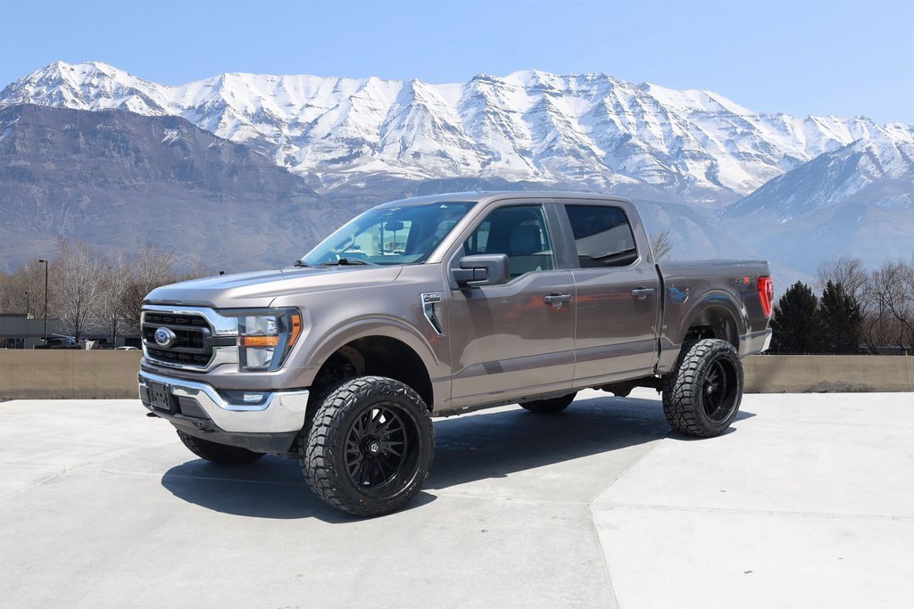 2023 Ford F-150 XLT photo 2