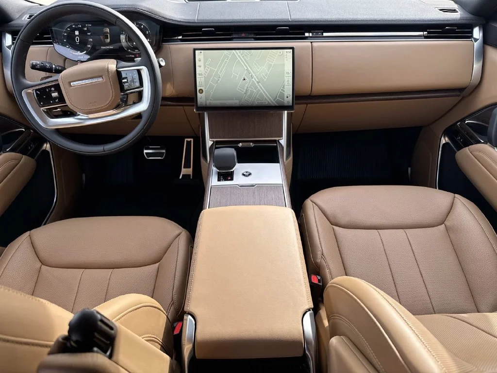 New  White Land Rover SE image 9