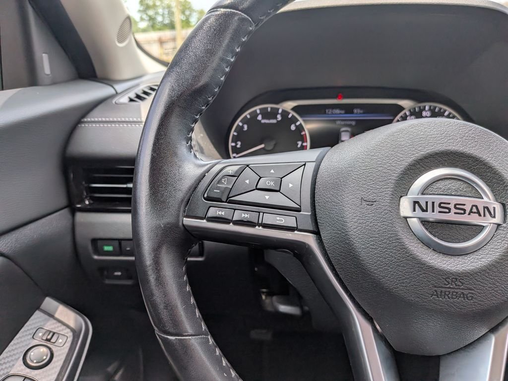 Used 2020 Red Nissan SV image 14