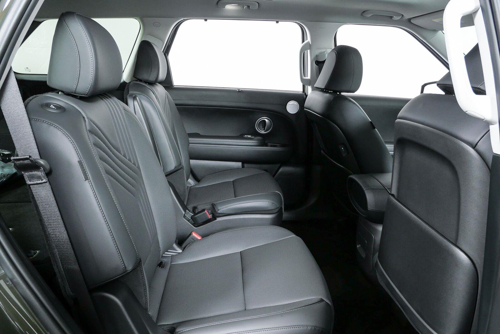 New 2026 Titan Green Hyundai SEL Premium FWD image 22