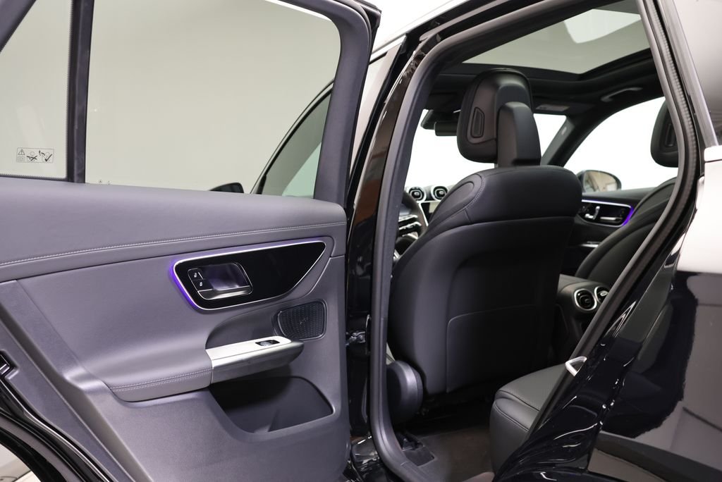 Used 2026 Black Mercedes-Benz GLC 300 image 41