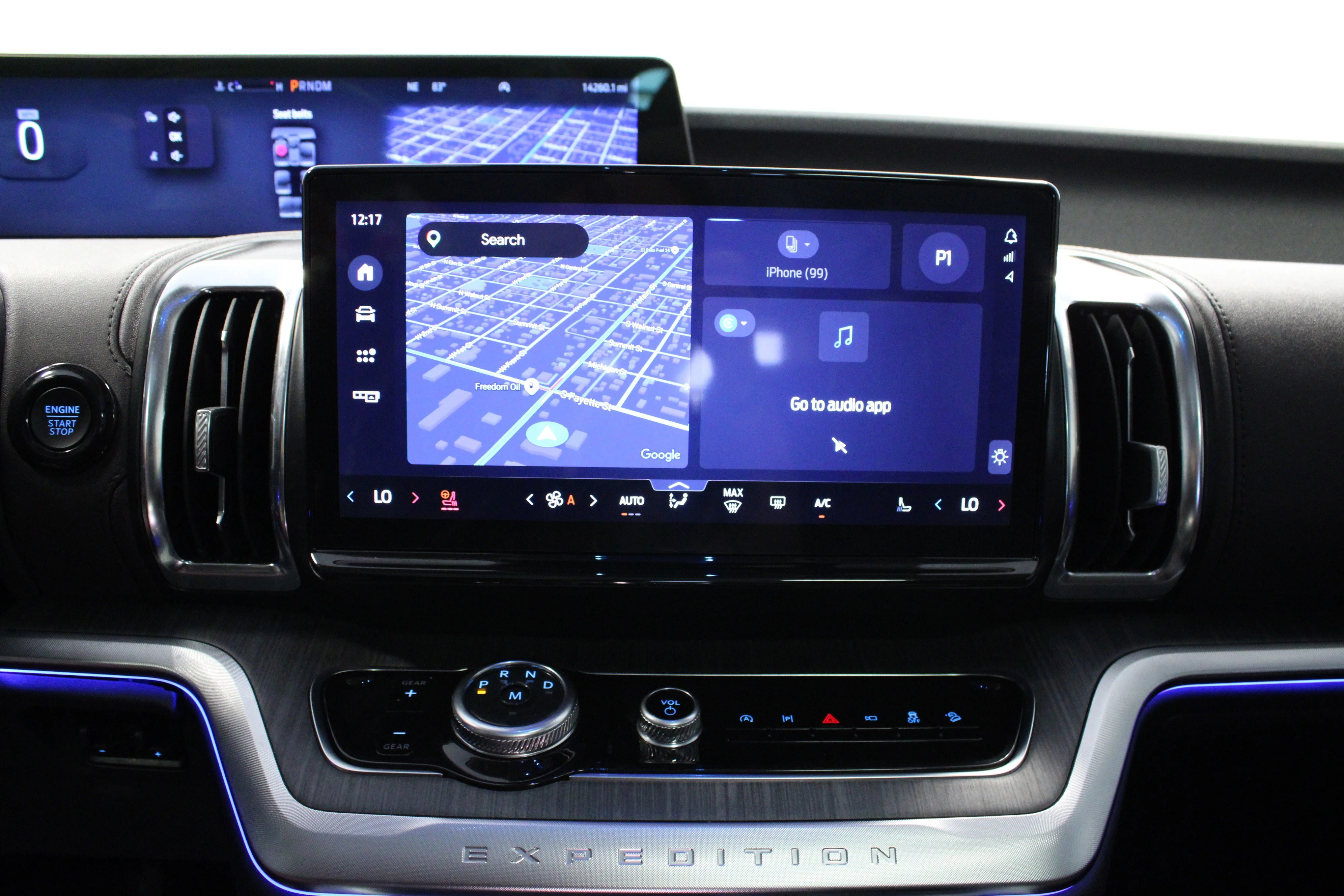 Used 2025 Agate Black Metallic Ford Platinum image 23