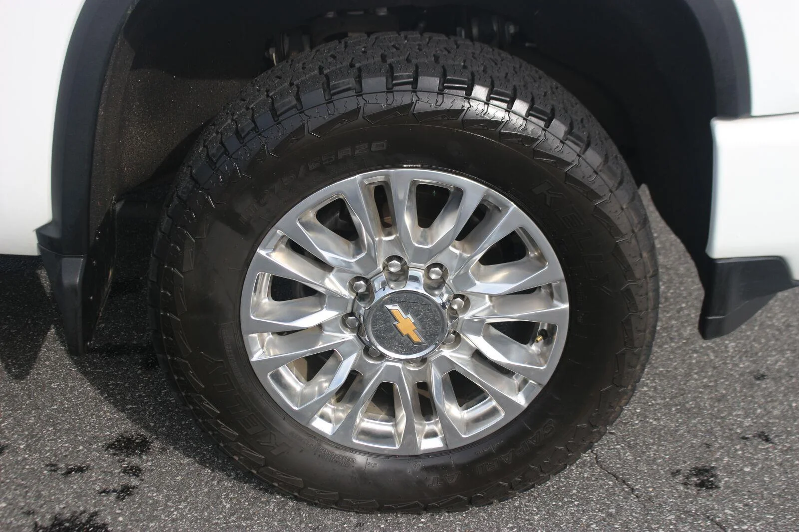 Used 2023 SUMMIT WHITE Chevrolet High Country image 41