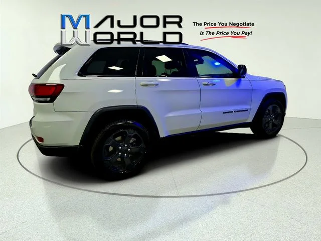 Used 2019 White Jeep Laredo image 7