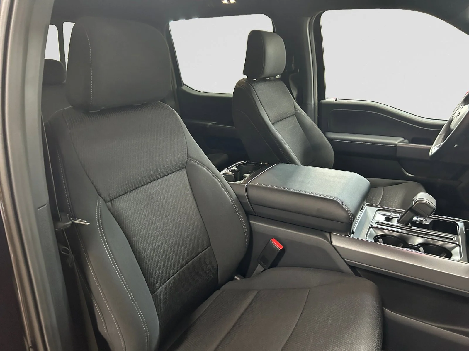 New 2026 Agate Black Metallic Ford XLT image 12