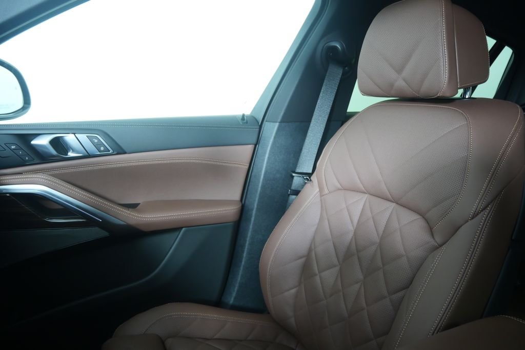 New 2027 Black Sapphire Metallic BMW xDrive40i image 23