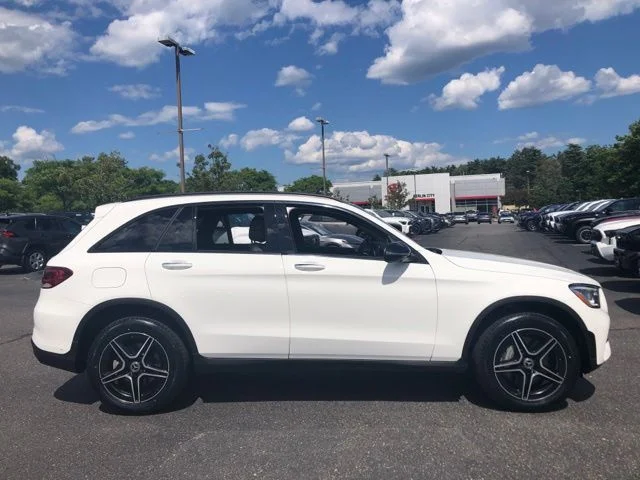 Used 2022 Polar White Mercedes-Benz GLC 300 image 2
