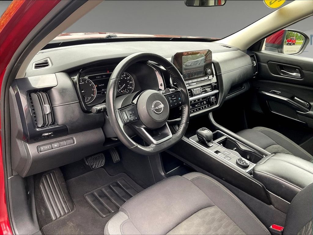 Used 2022 Red Nissan SV image 8