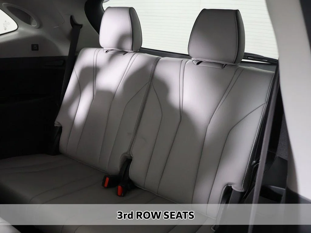 Used 2022 Silver Acura Advance image 11