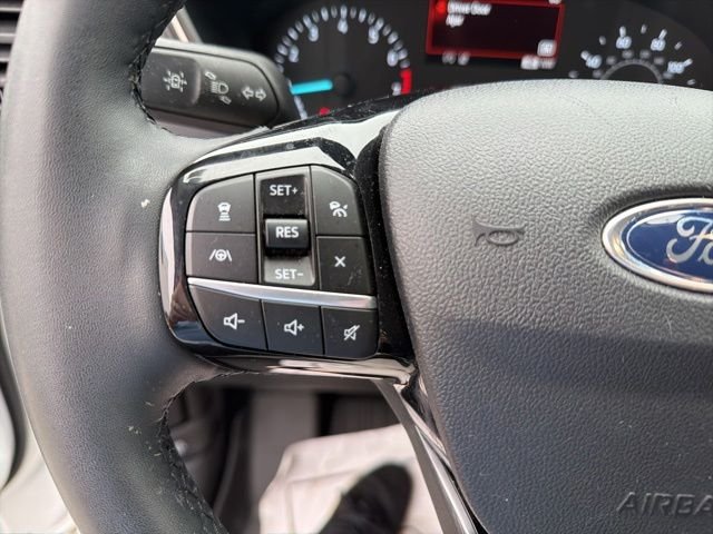 Used 2022 White Ford SE image 15