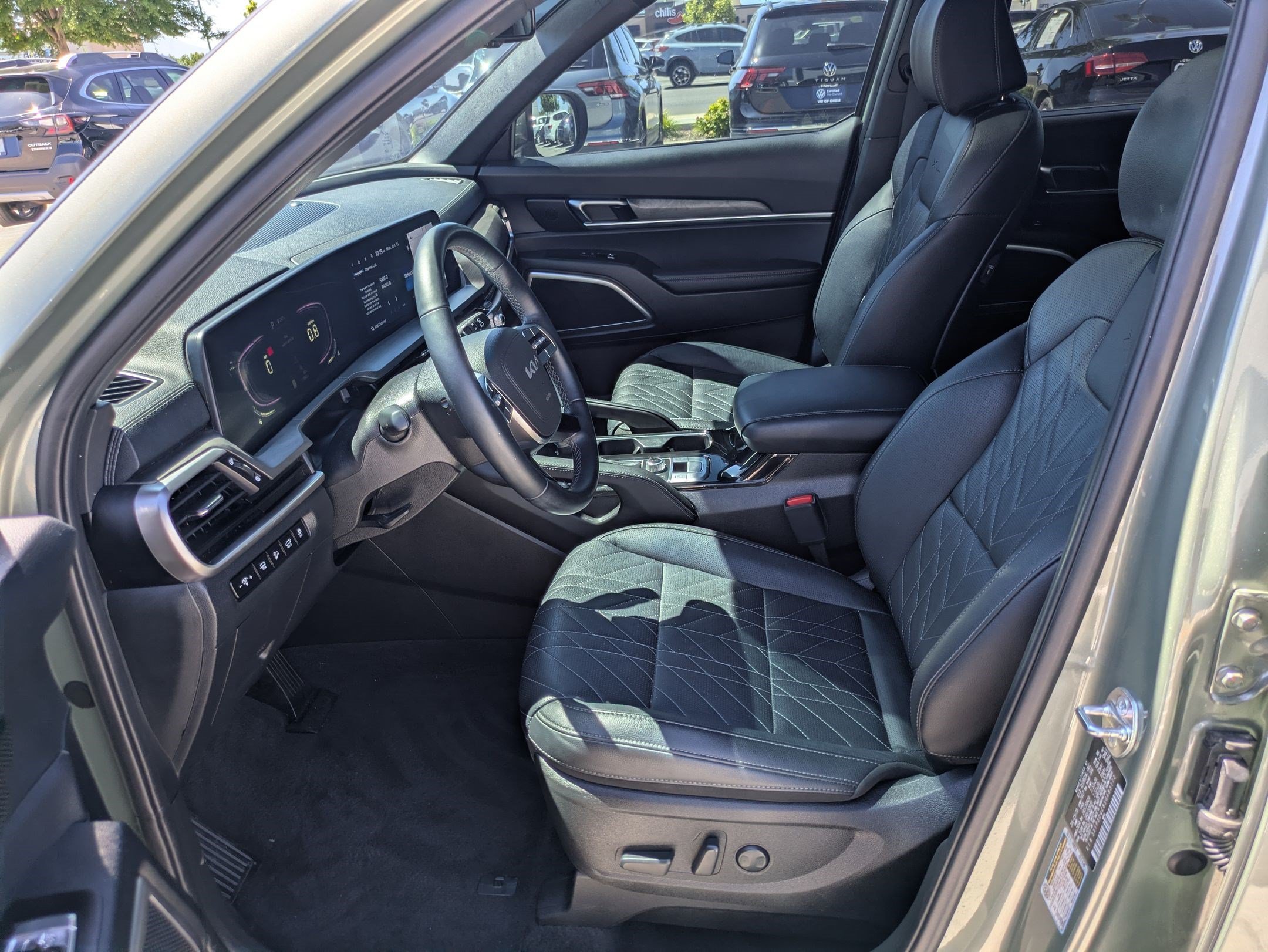 Used 2025 Jungle Green Kia EX X-Line image 16