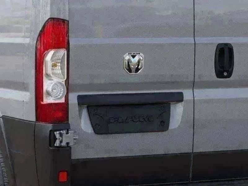 New 2026 Bright Silver Metallic Clear-Coat Exterior Paint RAM Low Roof image 69