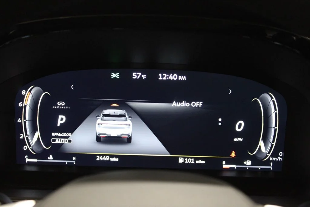 Certified Used 2026 White INFINITI LUXE image 25