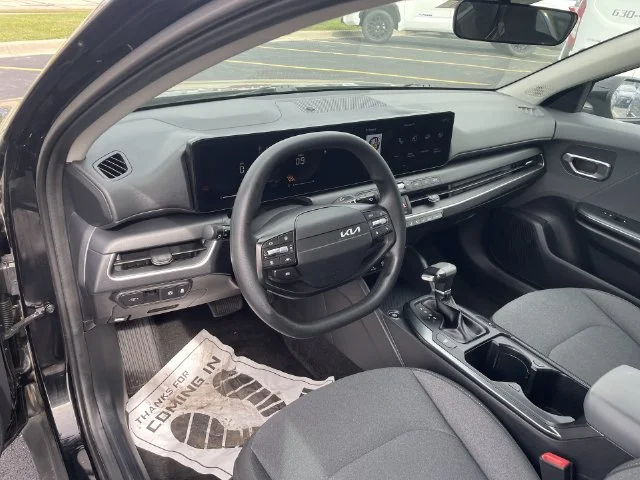 2025 Kia K4 LXS - Photo 18