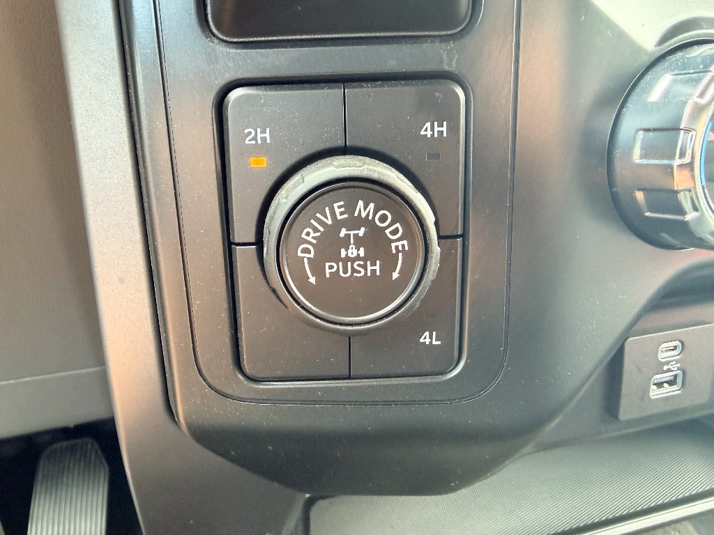Used 2022 Oxford White Ford XLT image 20