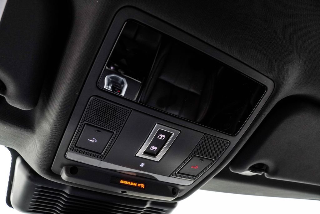 Used 2023 Black Land Rover R-Dynamic SE image 37