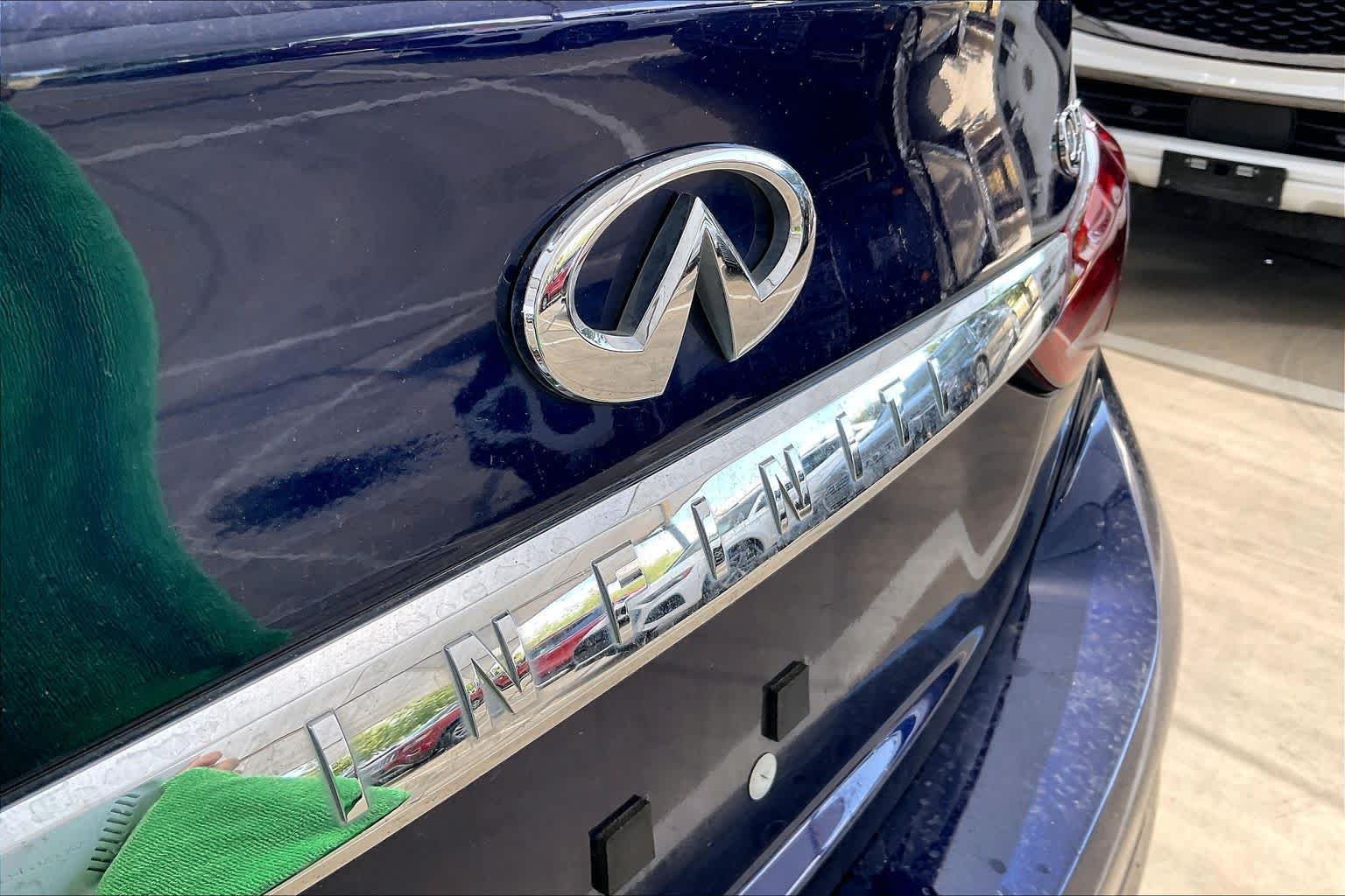 Used 2024 Grand Blue INFINITI LUXE image 10