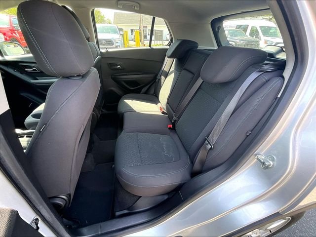 Used 2016 Silver Chevrolet LS image 21