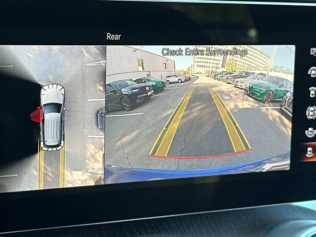 Used 2022 Blue Metallic Mercedes-Benz GLC 300 image 22