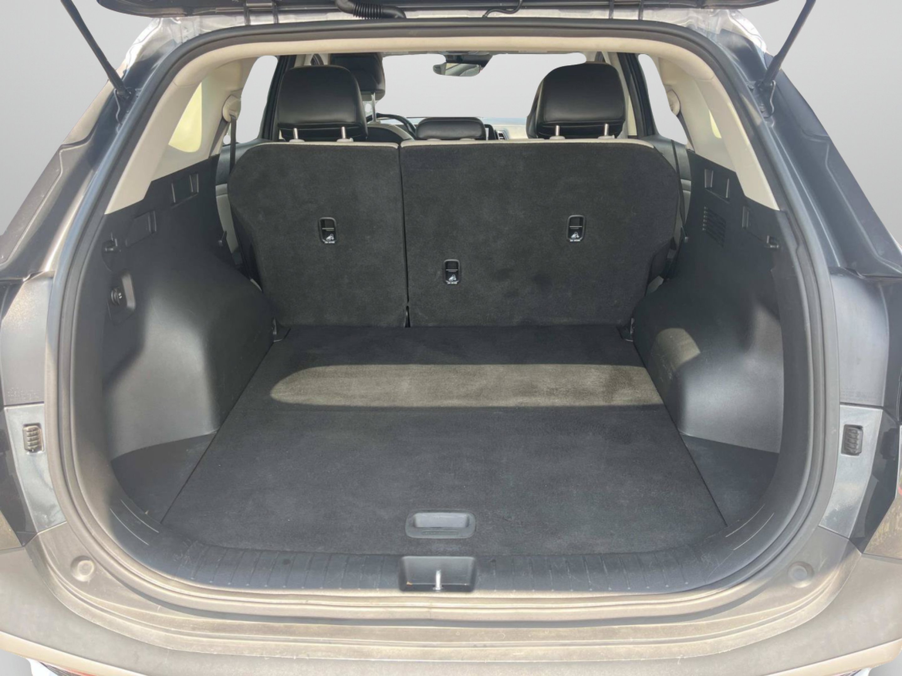 Used 2023 Gravity Gray Kia EX image 17