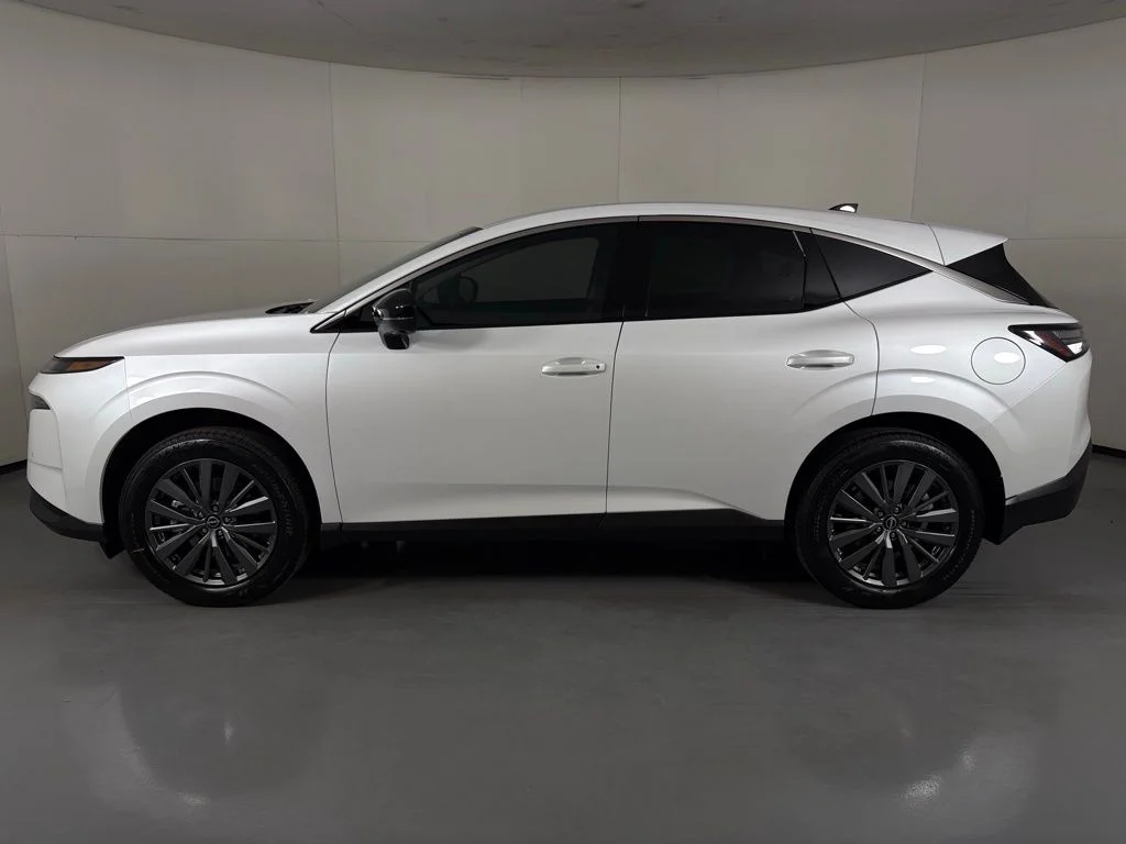 New 2026 White Nissan SL image 5