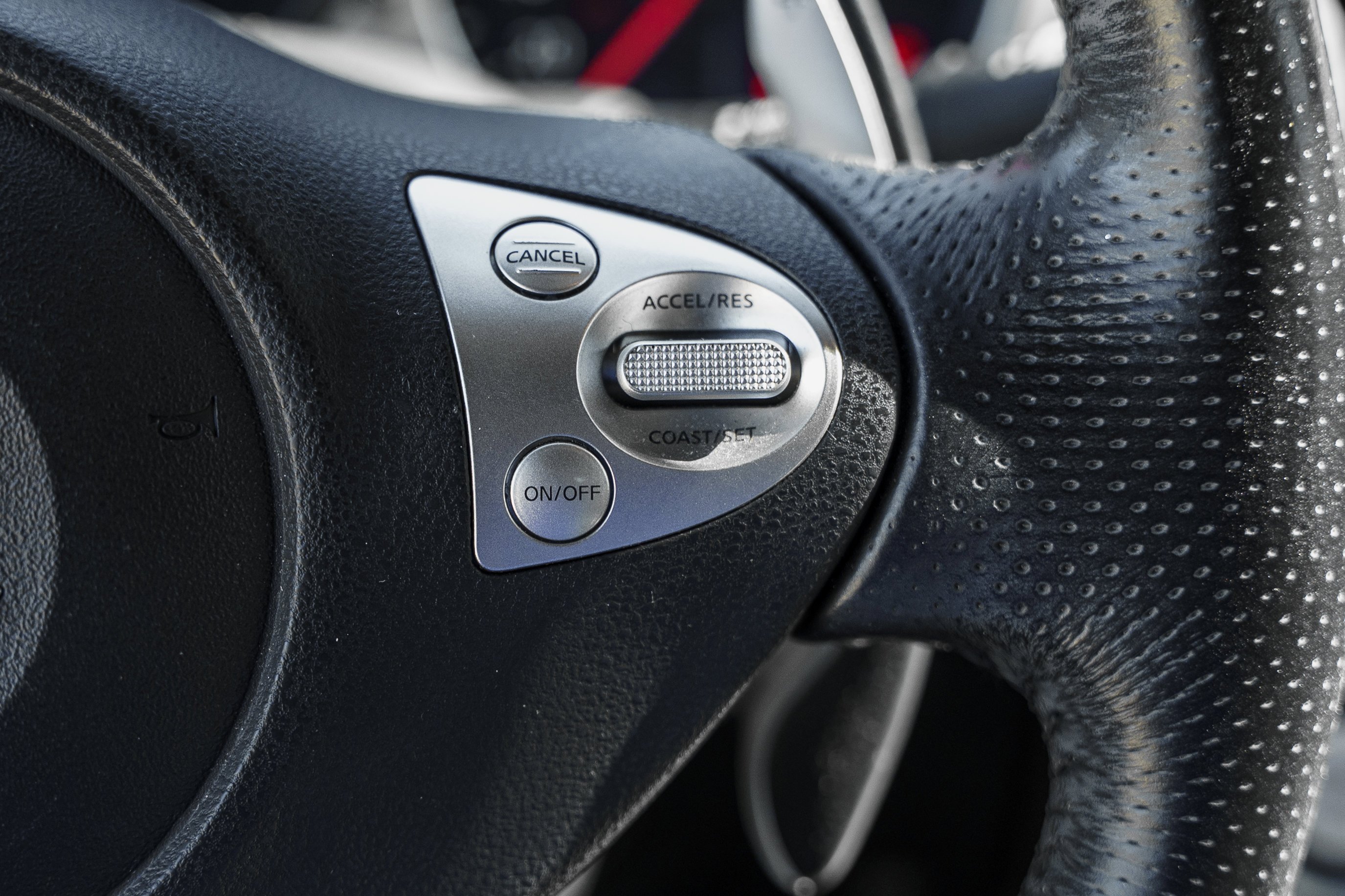 Used 2016 Pearl White Nissan Sport image 15