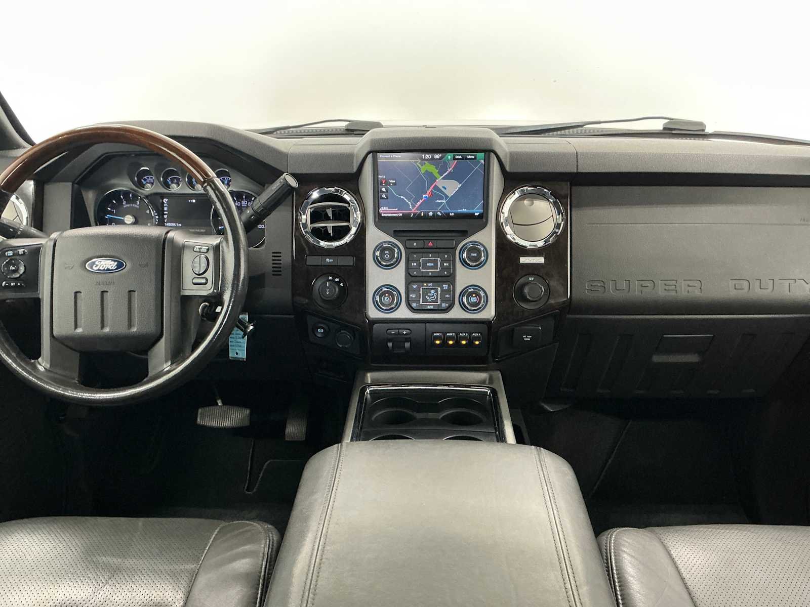 Used 2016 White Platinum Metallic Tri-Coat Ford Platinum image 19