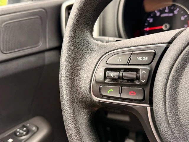Used 2019 White Kia LX image 19