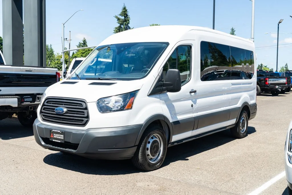 Used 2018 White Ford XL image 3