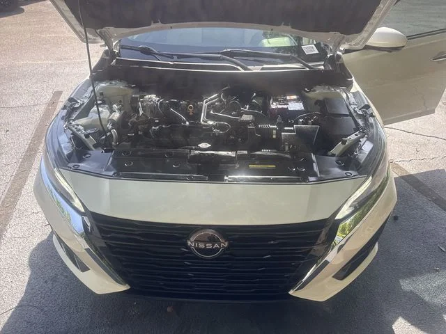 Used 2025 White Nissan 2.5 SL image 31
