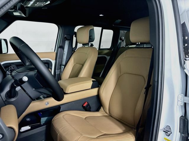New 2026 White Land Rover X-Dynamic SE image 21
