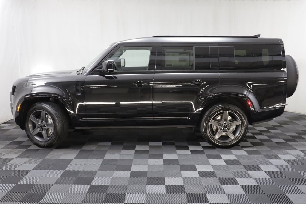 New 2026 Santorini Black LAND ROVER X-Dynamic SE image 5