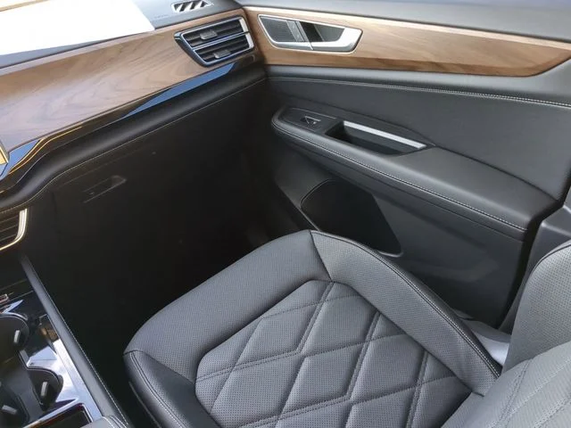 2026 Volkswagen Atlas SE w/Tech - Photo 17
