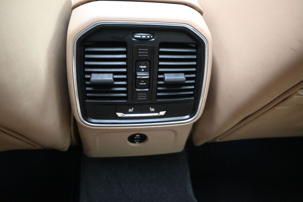 Used 2024 White Porsche Base image 18